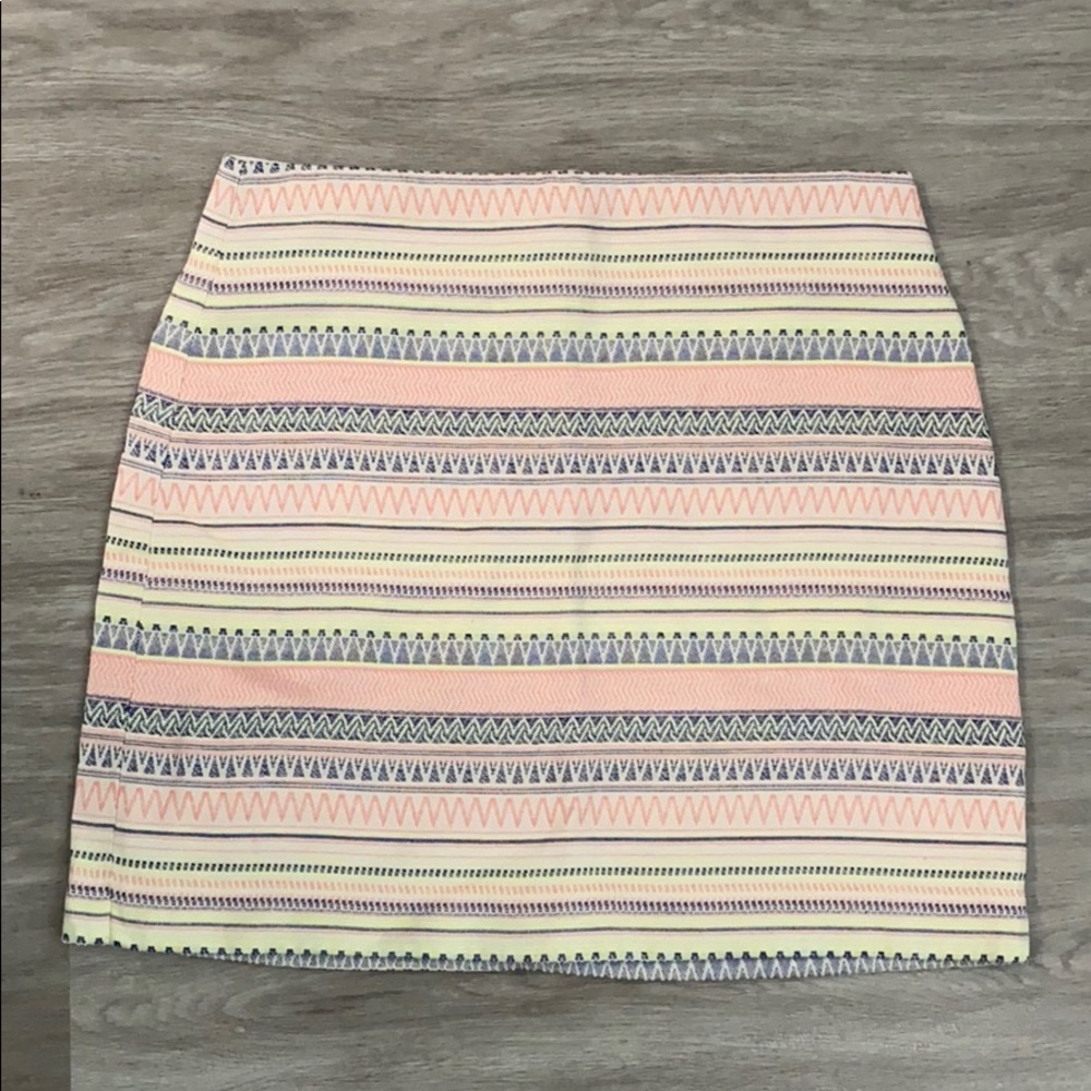 Pastel patterned pencil skirt